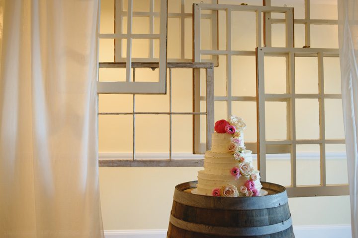 Outer Banks wedding photographer at the Sanderling Resort cake
