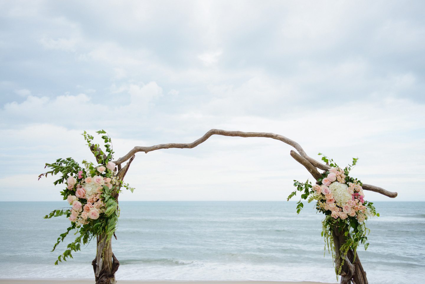 Outer Banks Wedding Photographers Neil GT Photography Palmers Island Beach Elopement Ceremony Decor