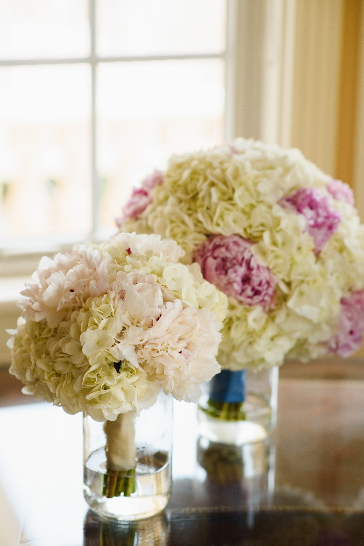 Outer Banks Wedding at the Grade Ritz Palm Photographers Neil GT Photography Wedding Florals