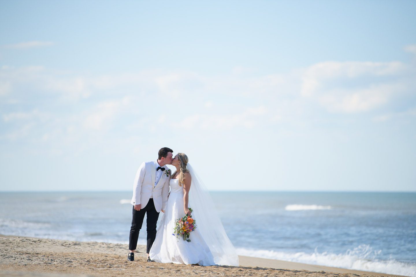 Outer Banks colorful spring wedding photographer at the Sanderling Resort